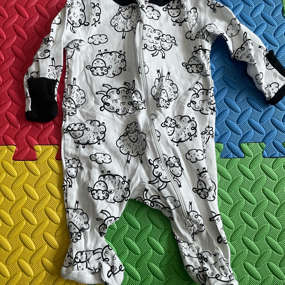 Wonder Nation Black and White Sheep Print Kids Footie